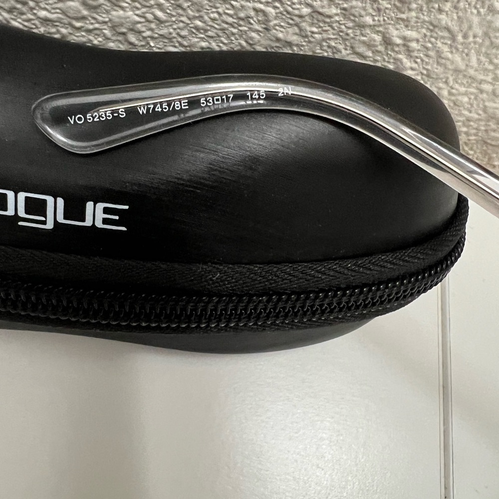 Vogue 2 pair of sunglasses - Picture 9 of 11